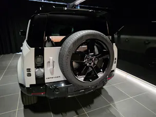 Land Rover Defender 110 3.0 D I6 350 X-Dynamic HSE