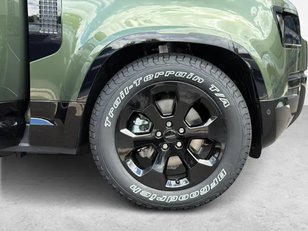 Land Rover Defender 110 3.0 D I6 250 X-Dynamic SE