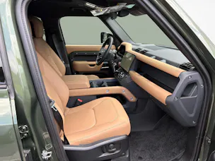 Land Rover Defender 110 3.0 D I6 250 X-Dynamic SE