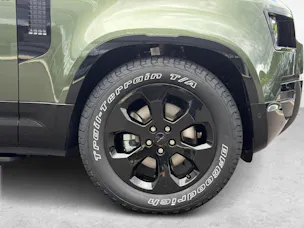 Land Rover Defender 110 3.0 D I6 250 X-Dynamic SE