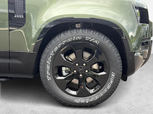 Land Rover Defender 110 3.0 D I6 250 X-Dynamic SE