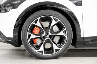 https://vehicle.imgix.net/4328813/d278c119-0921-4954-b062-9acf5a608a0a.jpg