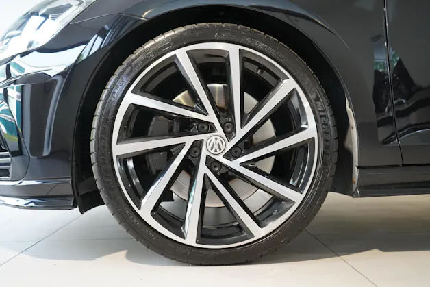 VW Golf VII 2.0 TSI R 310 DSG 4motion