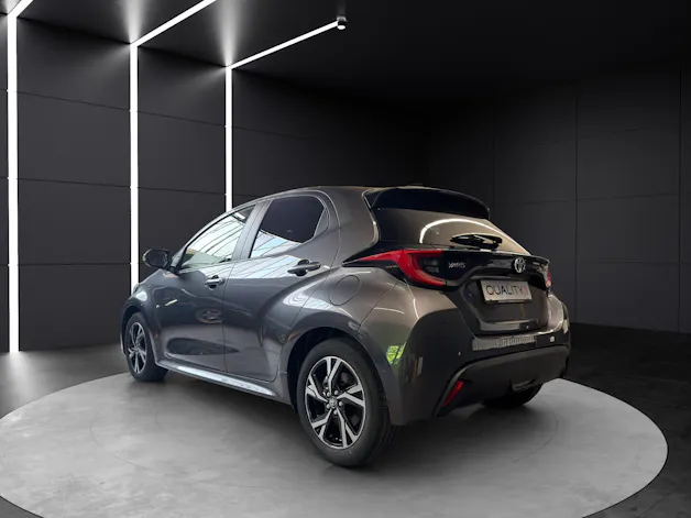 Toyota Yaris 1.5 VVT-i HSD Trend