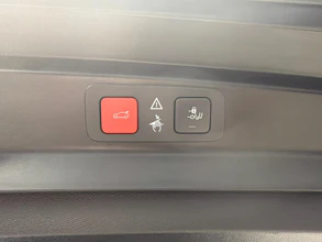 https://vehicle.imgix.net/4329068/6b164c97-1a73-4810-b80a-f71485bf8a15.jpg
