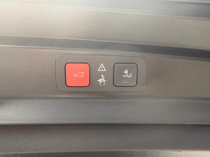 immagine del veicolo PEUGEOT 5008