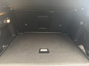 https://vehicle.imgix.net/4329077/f9437fbb-12b5-448a-8600-2cc2b8bc79c5.jpg