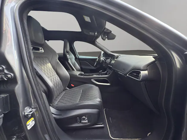 Jaguar F-Pace 5.0 V8 SVR AWD