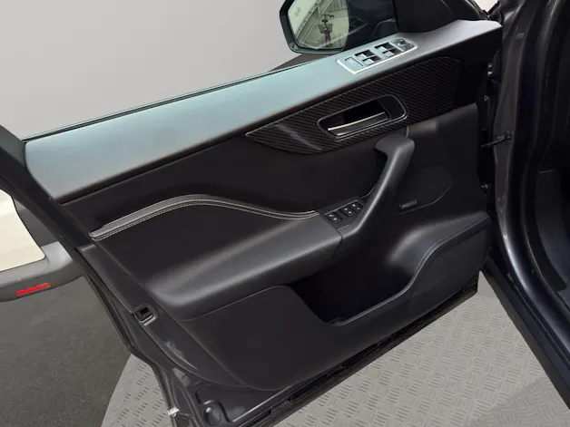 Jaguar F-Pace 5.0 V8 SVR AWD