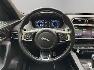 Jaguar F-Pace 5.0 V8 SVR AWD
