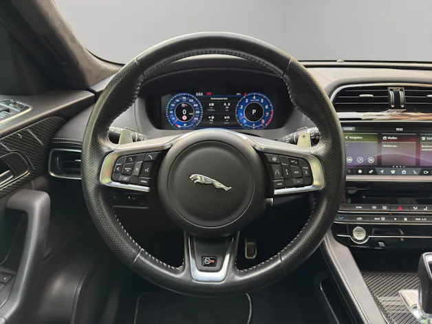 Jaguar F-Pace 5.0 V8 SVR AWD
