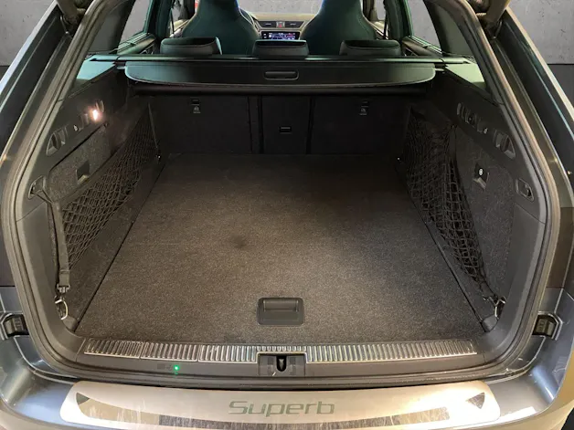 Škoda Superb Combi 2.0 TSI SportLine+ DSG 4x4