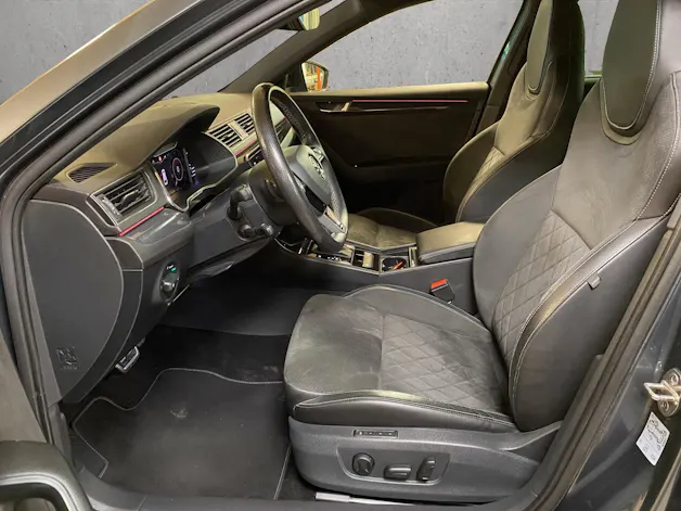 Škoda Superb Combi 2.0 TSI SportLine+ DSG 4x4