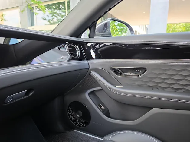 Bentley Flying Spur V8 Speed 782 PS/ 1.9% Leasing möglich