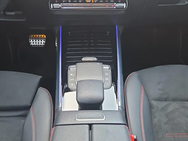 Mercedes-Benz GLA 250 4Matic AMG Line 8G-DCT