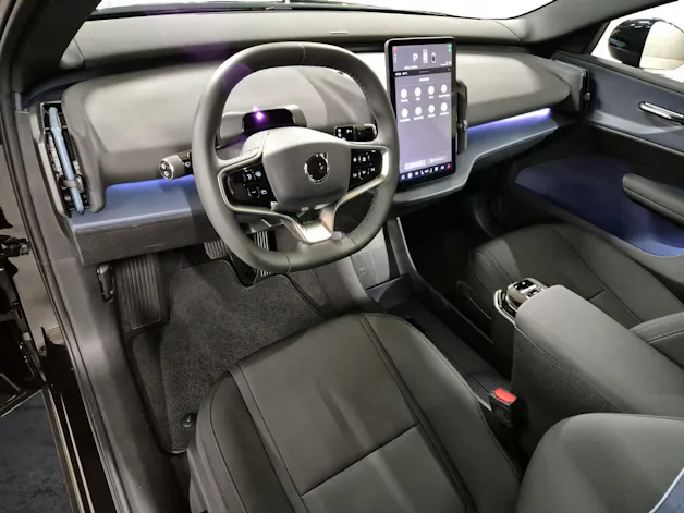 Volvo EX30 E60 Plus Swiss Black Edition