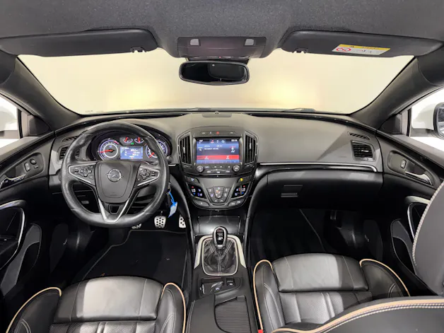 Opel Insignia 2.0 Turbo Sport 4WD | CH |