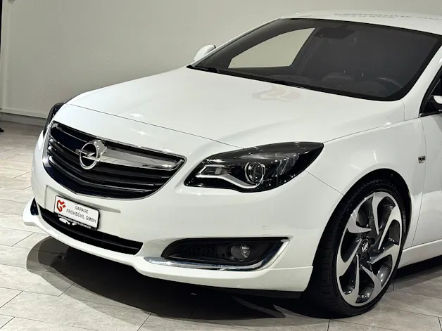 Opel Insignia 2.0 Turbo Sport 4WD | CH |