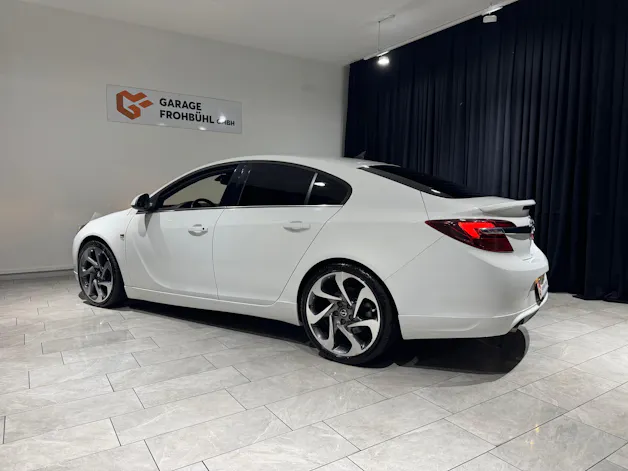 Opel Insignia 2.0 Turbo Sport 4WD | CH |