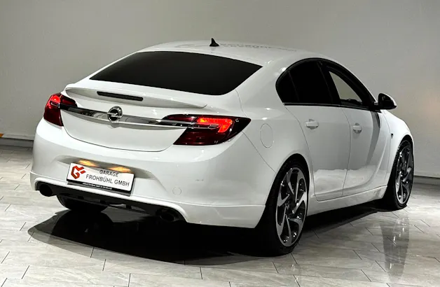 Opel Insignia 2.0 Turbo Sport 4WD | CH |