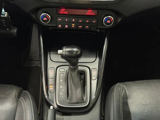 Kia Carens 1.7 CRDi Trend DCT
