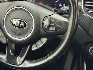 Kia Carens 1.7 CRDi Trend DCT