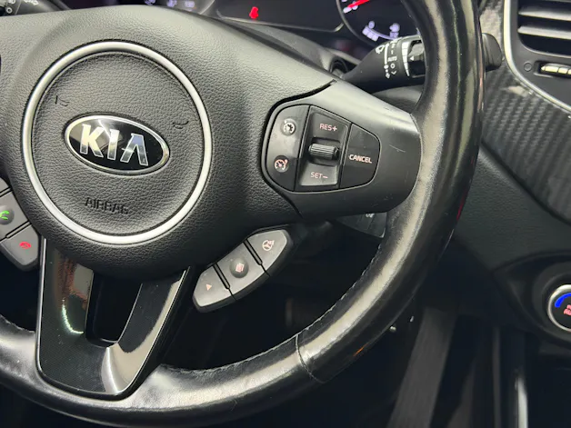 Kia Carens 1.7 CRDi Trend DCT