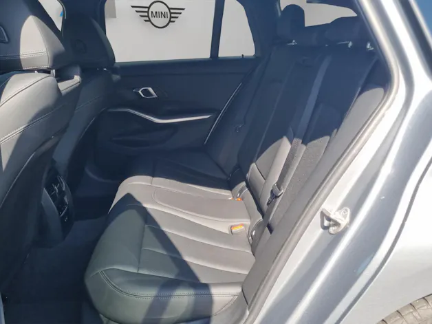 BMW 320d xDrive 48V Touring Steptronic M Sport