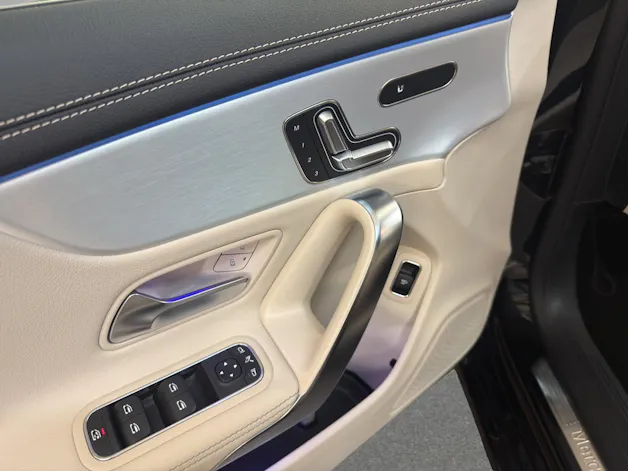 Mercedes-Benz CLA 180 - Progressive / DISTRONIC / 360 Grad Kamera / Sitzmemory