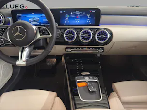 Mercedes-Benz CLA 180 - Progressive / DISTRONIC / 360 Grad Kamera / Sitzmemory