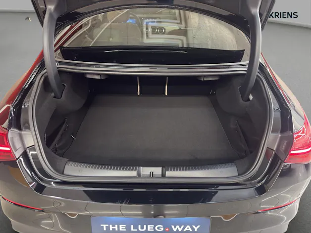 Mercedes-Benz CLA 180 - Progressive / DISTRONIC / 360 Grad Kamera / Sitzmemory