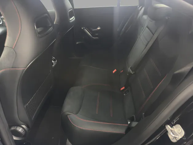 Mercedes-Benz CLA 250 4M - AMG / Rückfahrkamera / Smartphone Integration / Night-Paket