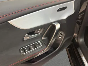Mercedes-Benz CLA 250 4M - AMG / Rückfahrkamera / Smartphone Integration / Night-Paket