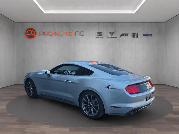 Ford Mustang Fastback 2.3 Automat