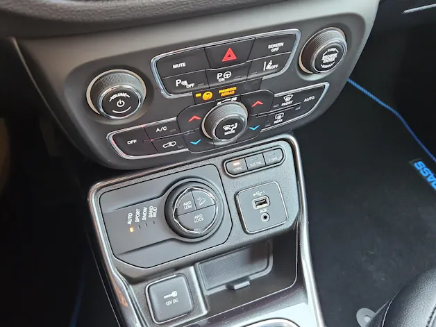 Jeep Compass 1.3 First Edition