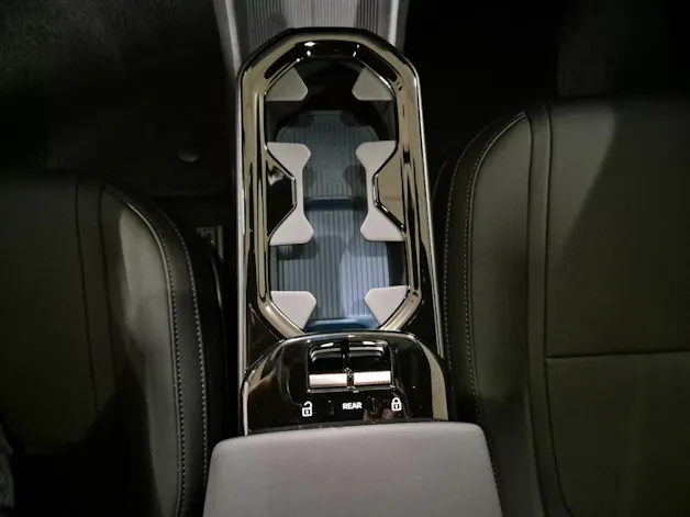 Volvo EX30 E60 Plus Swiss Black Edition