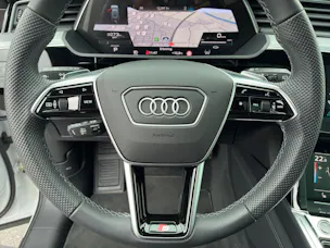 Audi e-tron 55 S Line Black Edition quattro