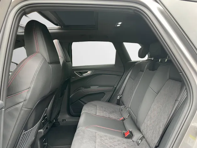 Audi Q4 e-tron 45 Edition Swiss Ski quattro