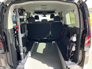 Ford TOURNEO CONNECT Grand 2.0 EcoBlue 122 Titanium Rollstuhl-Umbau