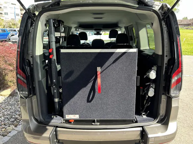 Ford TOURNEO CONNECT Grand 2.0 EcoBlue 122 Titanium Rollstuhl-Umbau