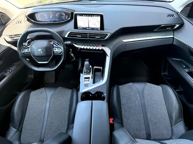 Peugeot 3008 1.2 PureTech Allure Noir Perla EAT8