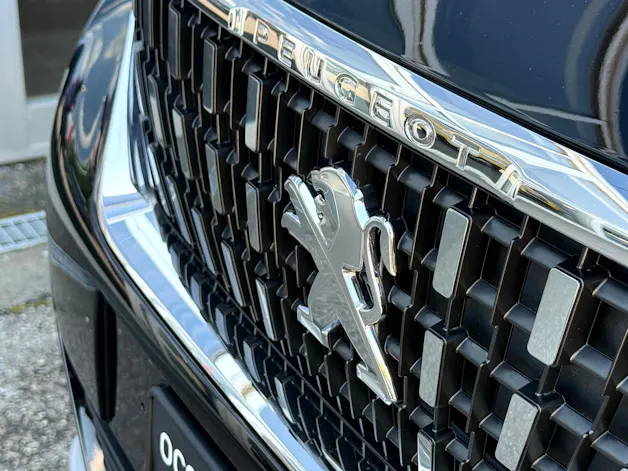 Peugeot 3008 1.2 PureTech Allure Noir Perla EAT8