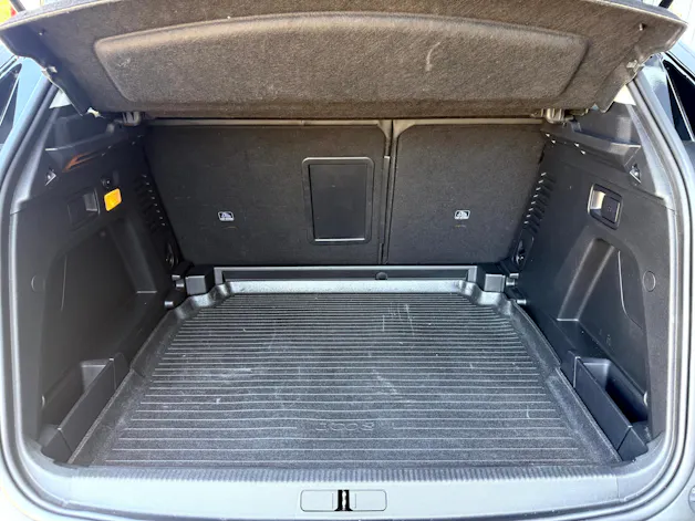 Peugeot 3008 1.2 PureTech Allure Noir Perla EAT8