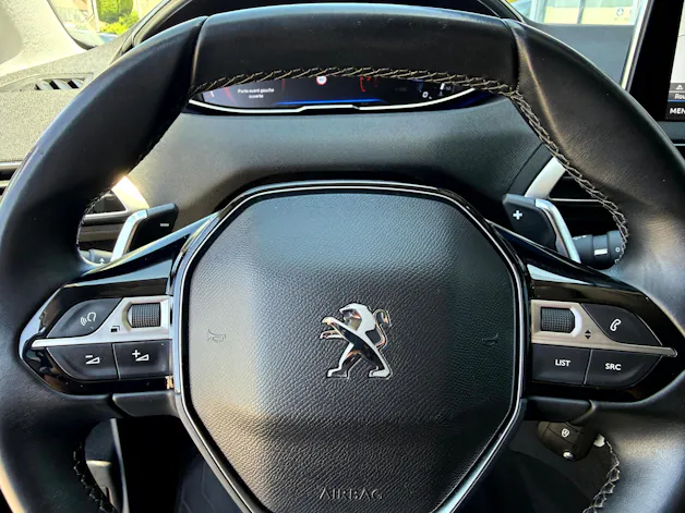 Peugeot 3008 1.2 PureTech Allure Noir Perla EAT8