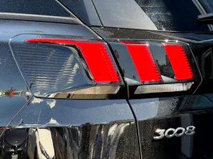Peugeot 3008 1.2 PureTech Allure Noir Perla EAT8