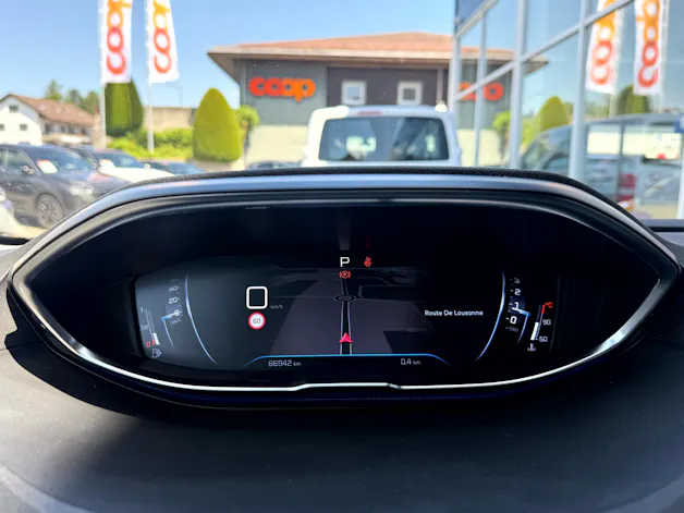 Peugeot 3008 1.2 PureTech Allure Noir Perla EAT8