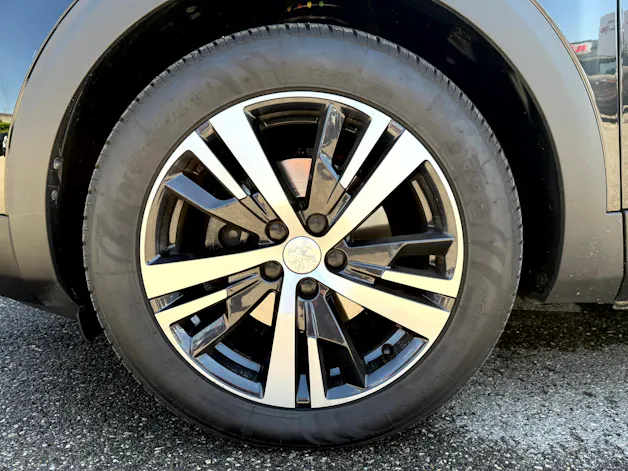 Peugeot 3008 1.2 PureTech Allure Noir Perla EAT8
