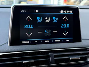 Peugeot 3008 1.2 PureTech Allure Noir Perla EAT8