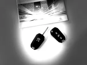 Peugeot 3008 1.2 PureTech Allure Noir Perla EAT8