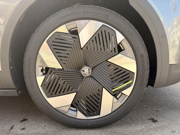 Škoda Elroq RS LOUNGE 4X4 *** ANHÄNGEKUPPLUNG - WÄRMEPUMPE & MAXX AUSSTATTUNGSPAKET ***